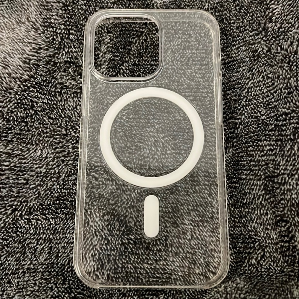 Apple iPhone 13 Pro clear case with MagSafe